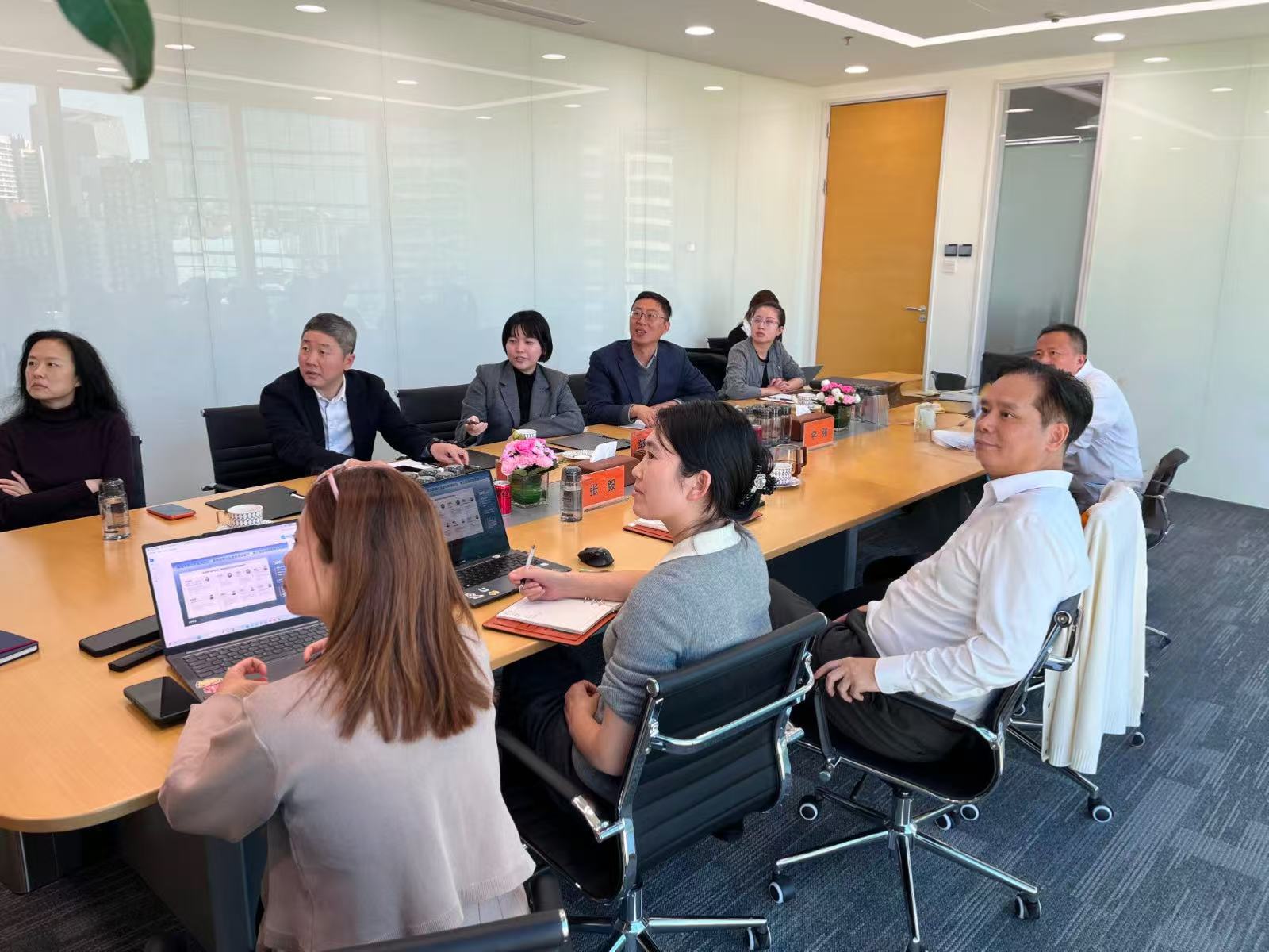 青岛政府重大项目办、东方空间及新紫光团队与我司就项目融资事宜举行专项沟通会